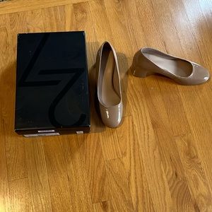 27 Edit Rebecca heel taupe patent - size 8